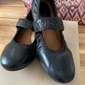 EARTH Mary Jean Flats